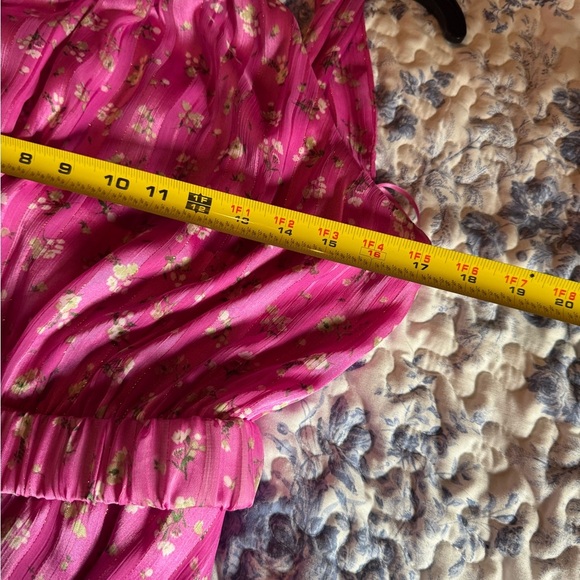 Chic Pink Halter backless romper - Picture 5 of 9